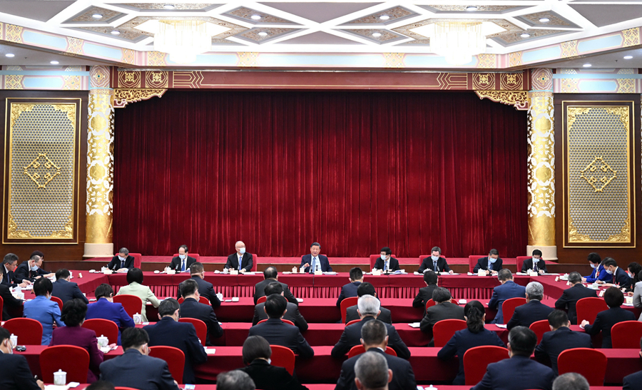 习近平看望参加全国政协十四届一次会议的民建、工商联界委员
