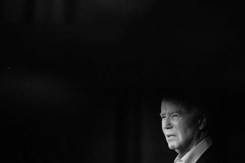 拜登为什么一定要“死撑”